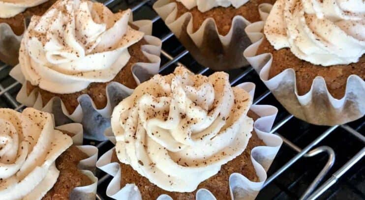 Cupcakes with vegan maple buttercream